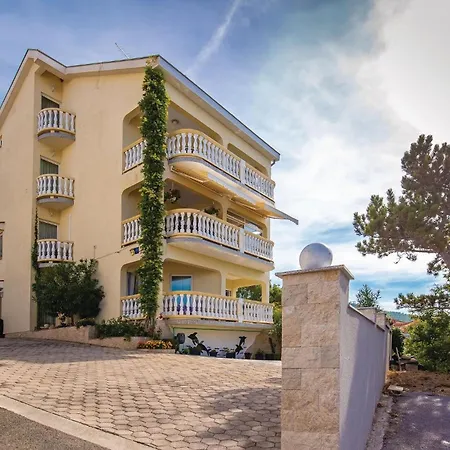 Awesome In With Wifi Crikvenica